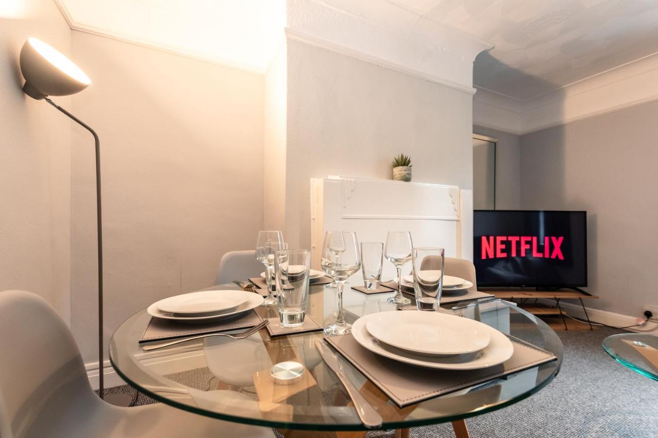 Best Price! Perfect Gunwharf Accommodation - 5 Single Beds Or Kingsize Free Parking Portsmouth Exterior foto