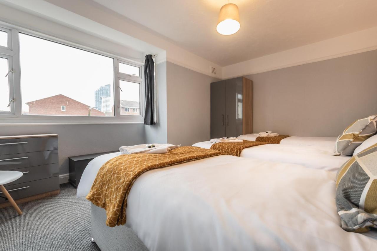 Best Price! Perfect Gunwharf Accommodation - 5 Single Beds Or Kingsize Free Parking Portsmouth Exterior foto